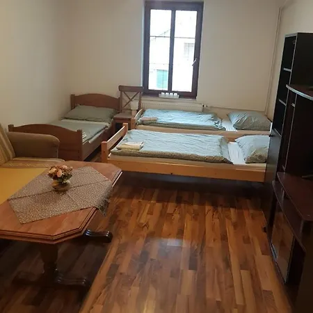 Turisticky Apartman ,pro 3-4os Homestay *